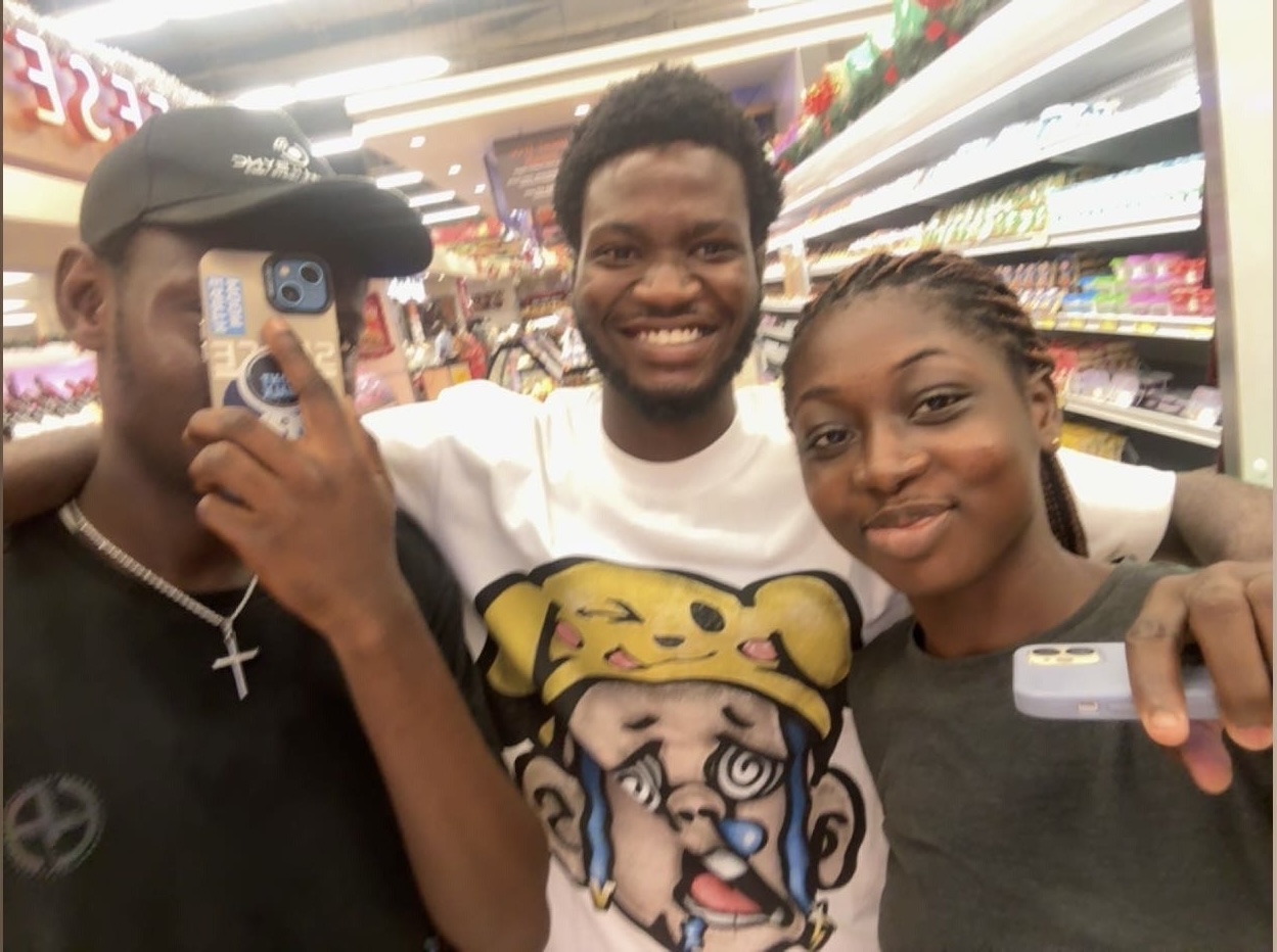 Sandra and friends — Photo 17