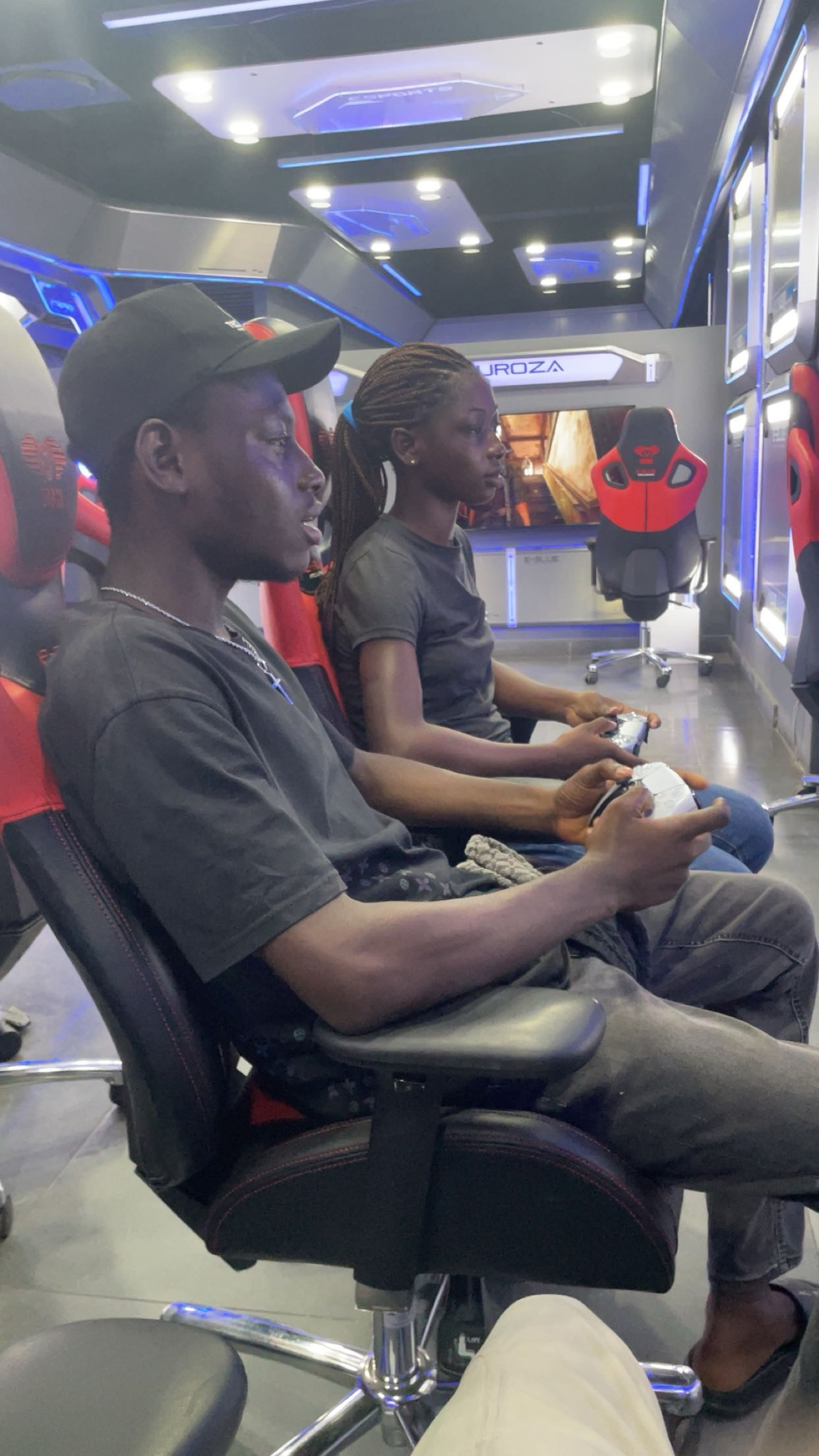 Sandra and friends — Photo 18